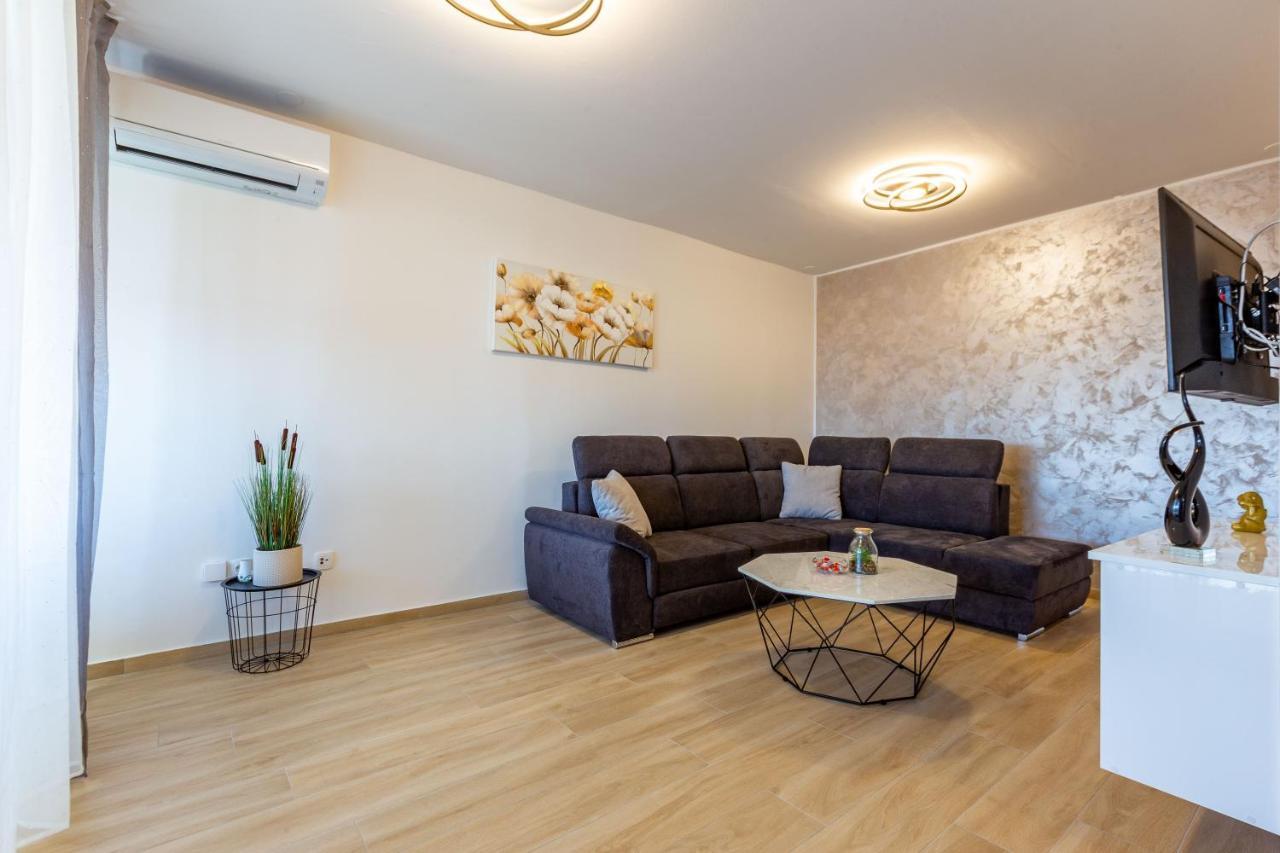 Apolon 2Bdr Apartment With Balcony Задар Экстерьер фото