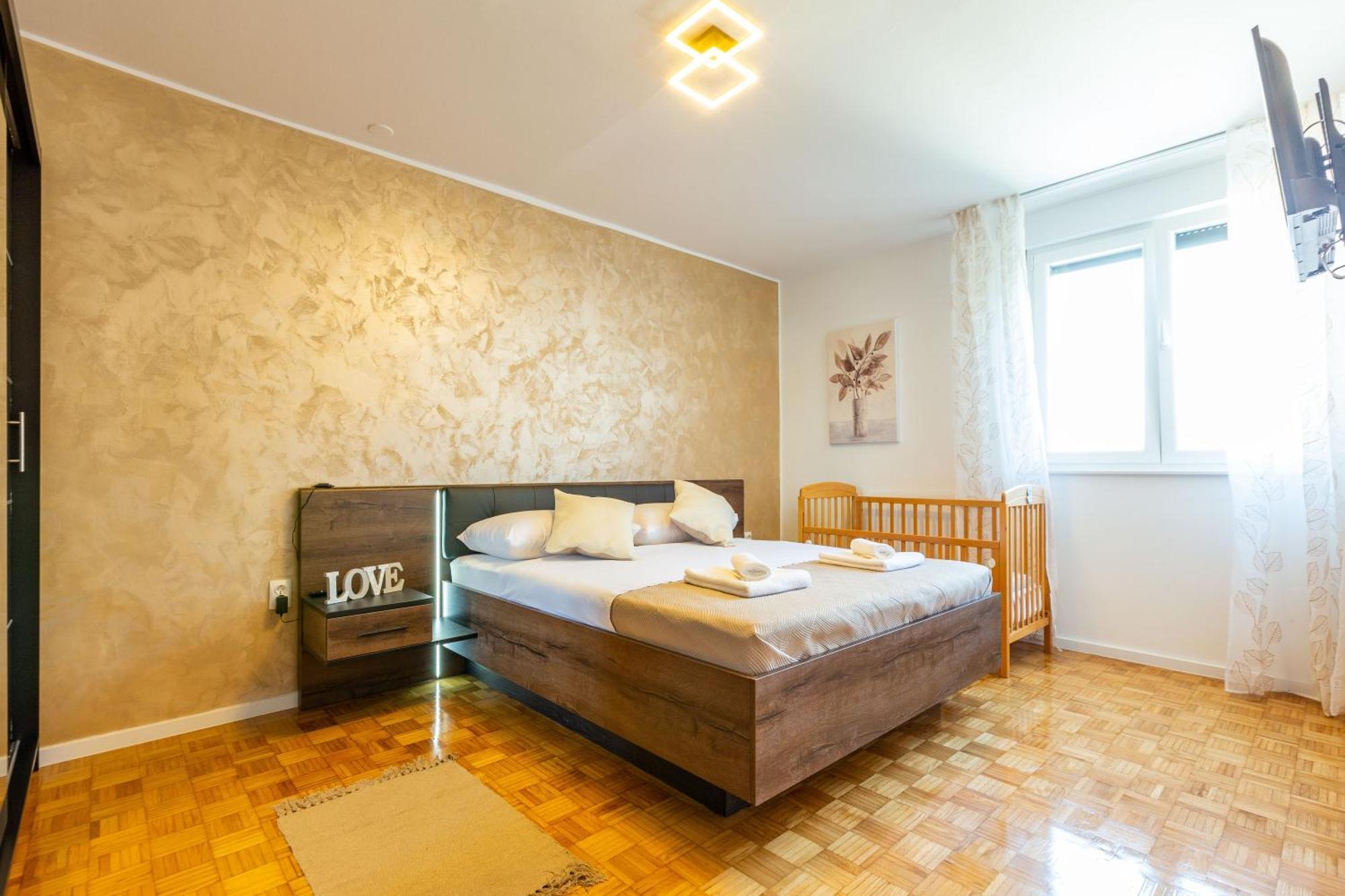 Apolon 2Bdr Apartment With Balcony Задар Экстерьер фото